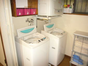 乾燥機と洗剤置場