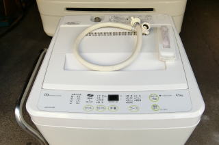 組み立て完成した洗濯機